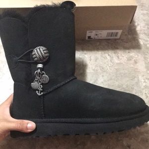 Authentic brand new!! UGG black on black